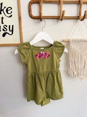 Baby Gap - 6-12m - olive green romper with floral embroidery